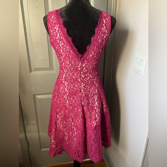 Soprano small fully lined burgundy lace dress - Picture 2 of 5